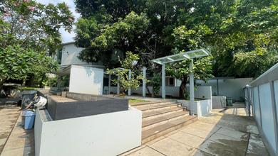Dijual rumah Eksklusif di Kemang, Jakarta Selatan - LT 1m²