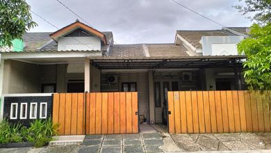 Kesempatan Rumah di Cilodong, Depok, LB 200m², Harga 1,8 Miliar