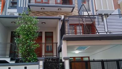 Rumah Mewah di Palmerah, Jakarta Barat, 9 Kamar Tidur, LT 206m²