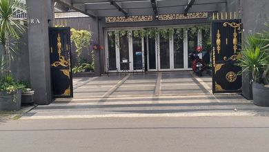 Ruang Usaha Siap Pakai Pinggir Jalan Dekat Stasiun Kebayoran