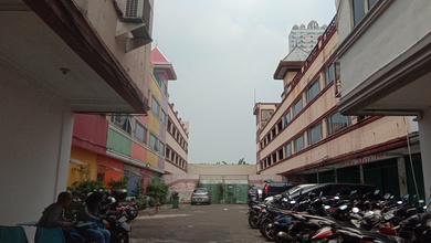 Ruko 3 Lantai+Rooftop di Jl Margonda Dekat Terminal Depok