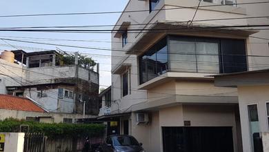 Ruko dan Rukos Terawat Lokasi Strategis di Jl Dr Saharjo Manggarai