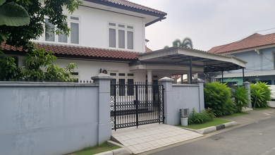 Rumah Elegan di Mampang Prapatan, Jakarta Selatan, 7 KT, LT 400m²