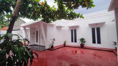 Kesempatan Rumah di Cilodong, Depok, LB 187m², Harga 1,7 Miliar