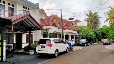 Kesempatan Rumah di Sukmajaya, Depok, LB 250m², Harga 2,2 Miliar