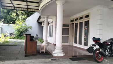Rumah Area Luxury Mampang Prapatan, Jakarta Selatan - Harga Menarik 10 Miliar