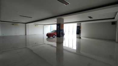 Disewa R. Usaha Ex Show Room di Kartini Dekat Stasiun Depok Lama
